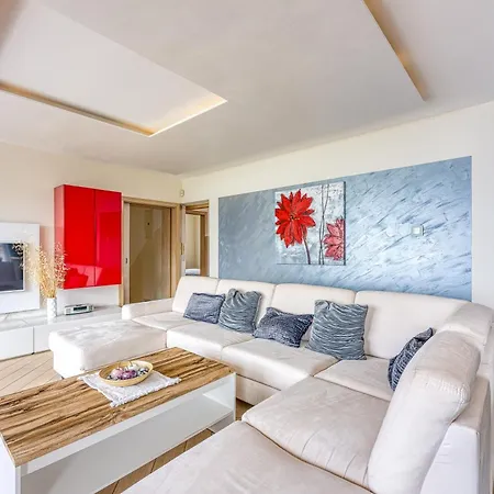 Debeli Rtic Apartman *