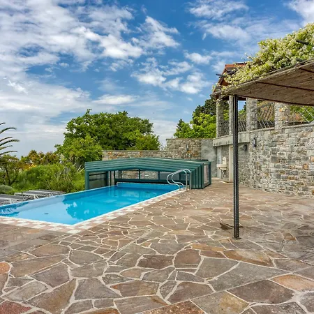 Debeli Rtic * Ankaran