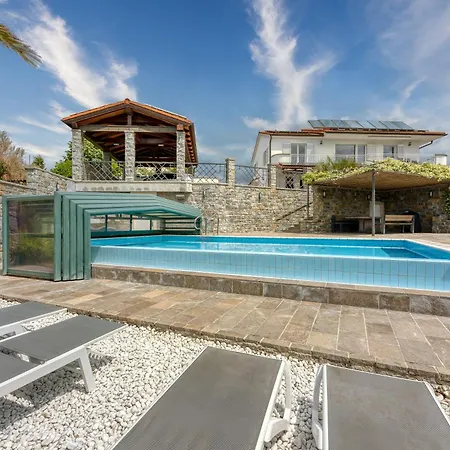 Debeli Rtic * Ankaran