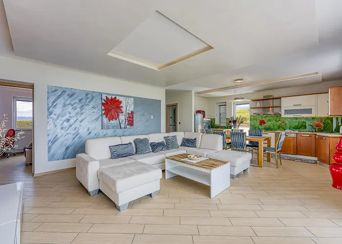 Debeli Rtic Daire Ankaran