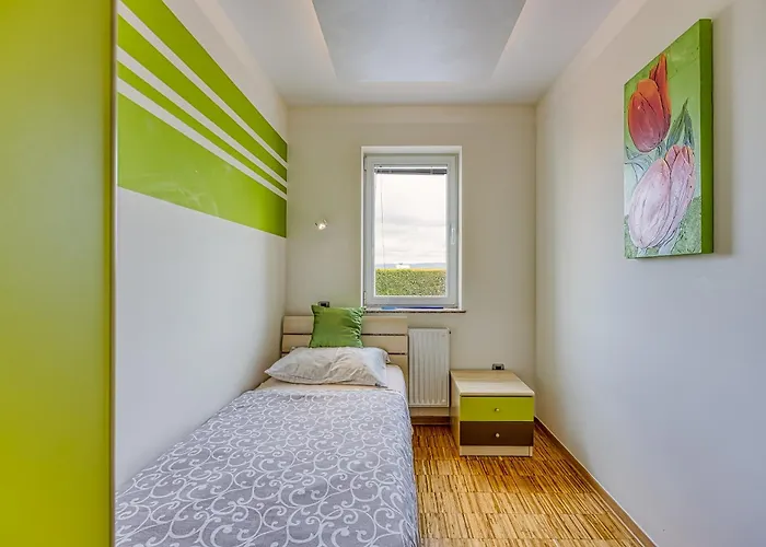 Debeli Rtic Daire Ankaran