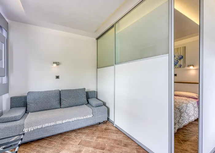 Debeli Rtic * Ankaran