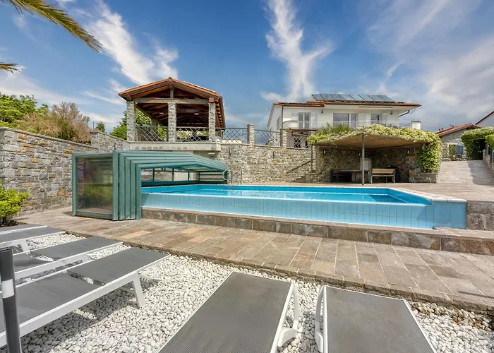 Debeli Rtic * Ankaran